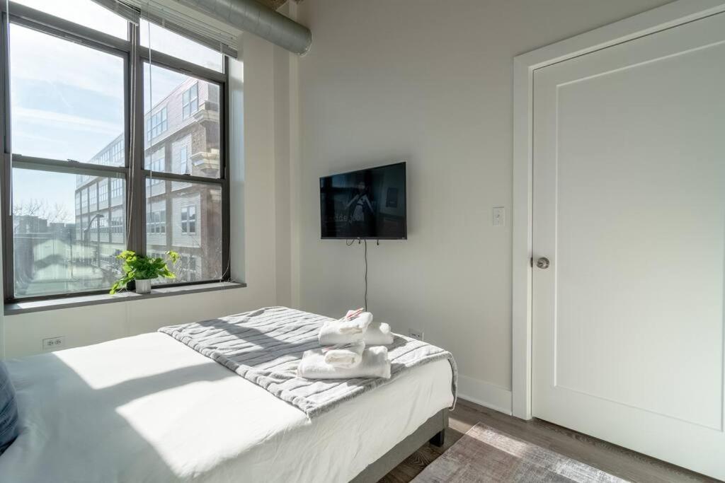 Mccormick Place Beautiful 2Br Apartment With Optional Parking Sleeps Up To 8 Near Soldier Field, Grant Park And Lakefront Trail ชิคาโก ภายนอก รูปภาพ