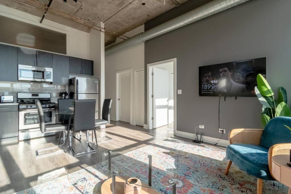 Mccormick Place Beautiful 2Br Apartment With Optional Parking Sleeps Up To 8 Near Soldier Field, Grant Park And Lakefront Trail ชิคาโก ภายนอก รูปภาพ