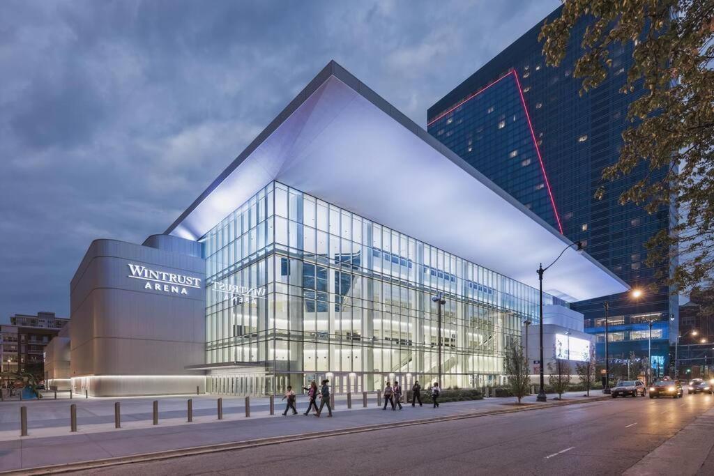 Mccormick Place Beautiful 2Br Apartment With Optional Parking Sleeps Up To 8 Near Soldier Field, Grant Park And Lakefront Trail ชิคาโก ภายนอก รูปภาพ